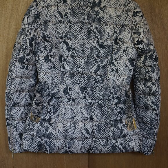 Guess Womens XS Lexie Snake Puffer Jacket Style# W94L34RBOXO MSRP: $158.00 - Picture 4 of 16